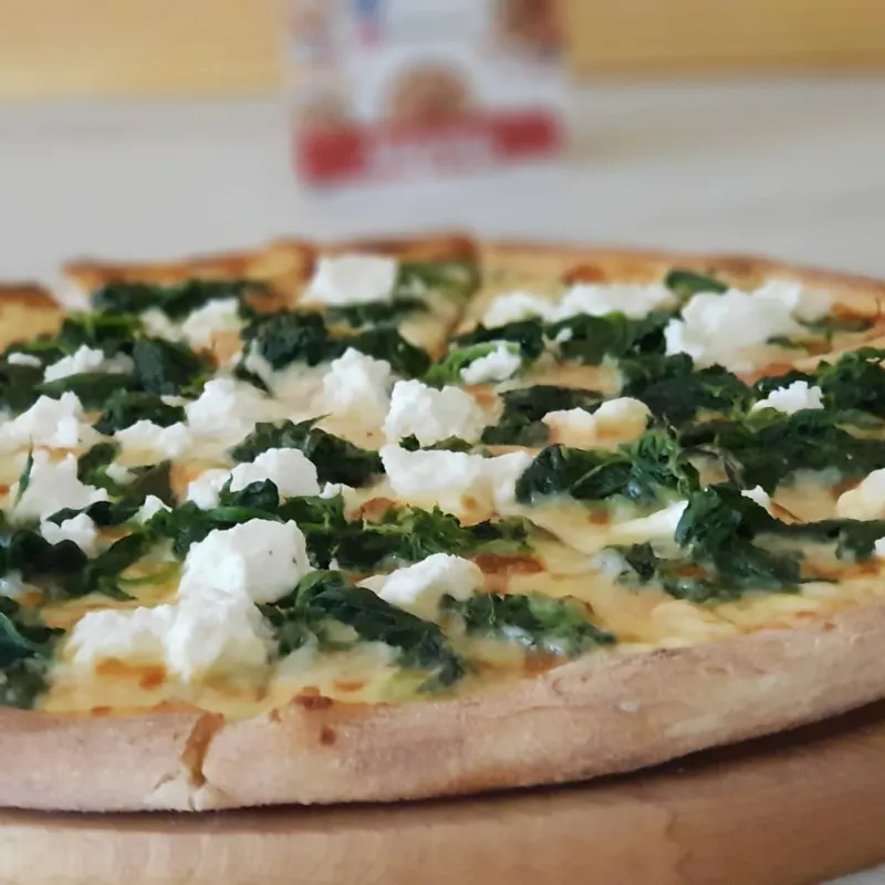 Ricotta and spinach pizza, close up